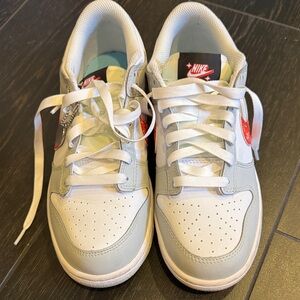 Nike Kids Lottery Dunk White, Light Gray & Red Low-Top Sneakers